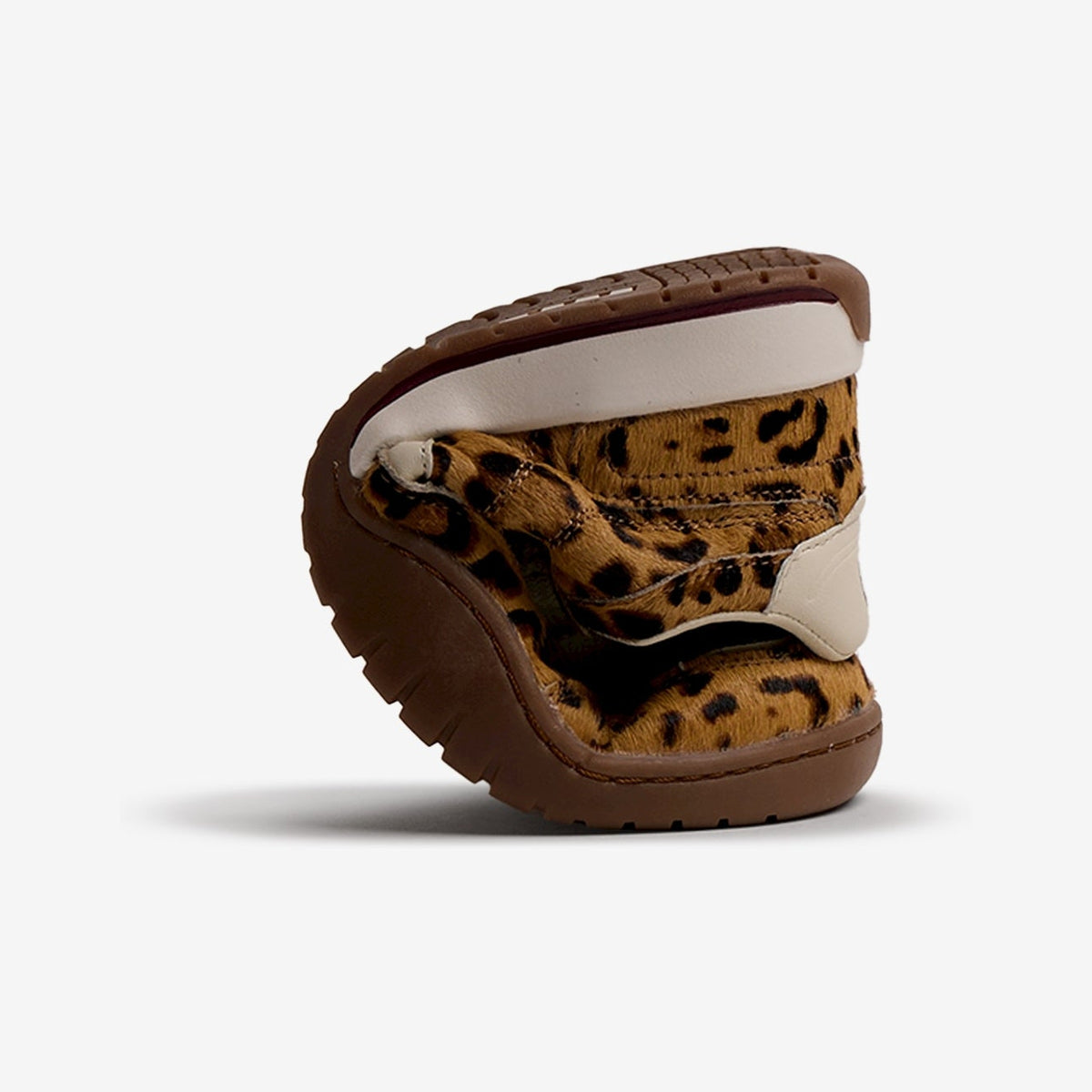 Mustang Free Orbit Piel Leopardo para mujer — vista 3